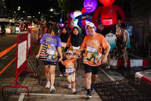 BIB: 13211, 522, 14102, 14300
                            <button type="button" onclick="openModal(28186911)" class="btn btn-primary btn-sm float-right btn-popup" data-toggle="modal" data-target=".modal-high-quality">
                        <i class="fas fa-shopping-cart"></i> Add to Cart
                    </button>
                                            <button type="button" onclick="isThisMe(28186911, true)" class="btn btn-success btn-sm float-right btn-popup btn-isme hidden" data-toggle="tooltip" data-placement="bottom" title="นี่คือรูปของคุณใช่ไหม คลิกที่นี่เพื่อเอาเข้าอัลบั้ม">
                        <i class="fas fa-plus"></i> Add to album
                    </button>
                    <button type="button" onclick="isThisMe(28186911, false)" class="btn btn-warning btn-sm float-right btn-popup btn-isnotme hidden">
                        <i class="fas fa-ban"></i> Remove from album
                    </button>