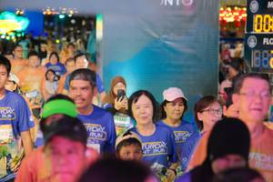 BIB: 14007, 2016, 1882
                            <button type="button" onclick="openModal(28211012)" class="btn btn-primary btn-sm float-right btn-popup" data-toggle="modal" data-target=".modal-high-quality">
                        <i class="fas fa-shopping-cart"></i> Add to Cart
                    </button>
                                            <button type="button" onclick="isThisMe(28211012, true)" class="btn btn-success btn-sm float-right btn-popup btn-isme hidden" data-toggle="tooltip" data-placement="bottom" title="นี่คือรูปของคุณใช่ไหม คลิกที่นี่เพื่อเอาเข้าอัลบั้ม">
                        <i class="fas fa-plus"></i> Add to album
                    </button>
                    <button type="button" onclick="isThisMe(28211012, false)" class="btn btn-warning btn-sm float-right btn-popup btn-isnotme hidden">
                        <i class="fas fa-ban"></i> Remove from album
                    </button>