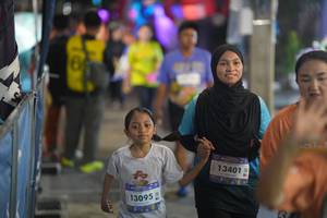 BIB: 107, 13095, 13401
                            <button type="button" onclick="openModal(28179130)" class="btn btn-primary btn-sm float-right btn-popup" data-toggle="modal" data-target=".modal-high-quality">
                        <i class="fas fa-shopping-cart"></i> Add to Cart
                    </button>
                                            <button type="button" onclick="isThisMe(28179130, true)" class="btn btn-success btn-sm float-right btn-popup btn-isme hidden" data-toggle="tooltip" data-placement="bottom" title="นี่คือรูปของคุณใช่ไหม คลิกที่นี่เพื่อเอาเข้าอัลบั้ม">
                        <i class="fas fa-plus"></i> Add to album
                    </button>
                    <button type="button" onclick="isThisMe(28179130, false)" class="btn btn-warning btn-sm float-right btn-popup btn-isnotme hidden">
                        <i class="fas fa-ban"></i> Remove from album
                    </button>
