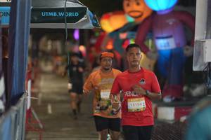 BIB: 1517, 15154
                            <button type="button" onclick="openModal(28177914)" class="btn btn-primary btn-sm float-right btn-popup" data-toggle="modal" data-target=".modal-high-quality">
                        <i class="fas fa-shopping-cart"></i> Add to Cart
                    </button>
                                            <button type="button" onclick="isThisMe(28177914, true)" class="btn btn-success btn-sm float-right btn-popup btn-isme hidden" data-toggle="tooltip" data-placement="bottom" title="นี่คือรูปของคุณใช่ไหม คลิกที่นี่เพื่อเอาเข้าอัลบั้ม">
                        <i class="fas fa-plus"></i> Add to album
                    </button>
                    <button type="button" onclick="isThisMe(28177914, false)" class="btn btn-warning btn-sm float-right btn-popup btn-isnotme hidden">
                        <i class="fas fa-ban"></i> Remove from album
                    </button>