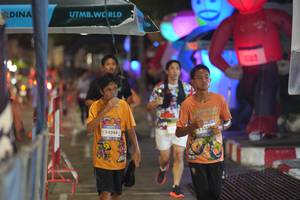 BIB: 14244, 13532
                            <button type="button" onclick="openModal(28178140)" class="btn btn-primary btn-sm float-right btn-popup" data-toggle="modal" data-target=".modal-high-quality">
                        <i class="fas fa-shopping-cart"></i> Add to Cart
                    </button>
                                            <button type="button" onclick="isThisMe(28178140, true)" class="btn btn-success btn-sm float-right btn-popup btn-isme hidden" data-toggle="tooltip" data-placement="bottom" title="นี่คือรูปของคุณใช่ไหม คลิกที่นี่เพื่อเอาเข้าอัลบั้ม">
                        <i class="fas fa-plus"></i> Add to album
                    </button>
                    <button type="button" onclick="isThisMe(28178140, false)" class="btn btn-warning btn-sm float-right btn-popup btn-isnotme hidden">
                        <i class="fas fa-ban"></i> Remove from album
                    </button>