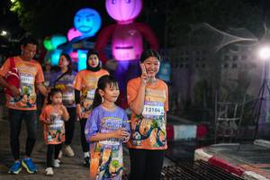 BIB: 3375, 3014, 3006, 13104
                            <button type="button" onclick="openModal(28183041)" class="btn btn-primary btn-sm float-right btn-popup" data-toggle="modal" data-target=".modal-high-quality">
                        <i class="fas fa-shopping-cart"></i> Add to Cart
                    </button>
                                            <button type="button" onclick="isThisMe(28183041, true)" class="btn btn-success btn-sm float-right btn-popup btn-isme hidden" data-toggle="tooltip" data-placement="bottom" title="นี่คือรูปของคุณใช่ไหม คลิกที่นี่เพื่อเอาเข้าอัลบั้ม">
                        <i class="fas fa-plus"></i> Add to album
                    </button>
                    <button type="button" onclick="isThisMe(28183041, false)" class="btn btn-warning btn-sm float-right btn-popup btn-isnotme hidden">
                        <i class="fas fa-ban"></i> Remove from album
                    </button>