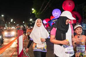 BIB: 15100, 13617, 13057
                            <button type="button" onclick="openModal(28192471)" class="btn btn-primary btn-sm float-right btn-popup" data-toggle="modal" data-target=".modal-high-quality">
                        <i class="fas fa-shopping-cart"></i> Add to Cart
                    </button>
                                            <button type="button" onclick="isThisMe(28192471, true)" class="btn btn-success btn-sm float-right btn-popup btn-isme hidden" data-toggle="tooltip" data-placement="bottom" title="นี่คือรูปของคุณใช่ไหม คลิกที่นี่เพื่อเอาเข้าอัลบั้ม">
                        <i class="fas fa-plus"></i> Add to album
                    </button>
                    <button type="button" onclick="isThisMe(28192471, false)" class="btn btn-warning btn-sm float-right btn-popup btn-isnotme hidden">
                        <i class="fas fa-ban"></i> Remove from album
                    </button>