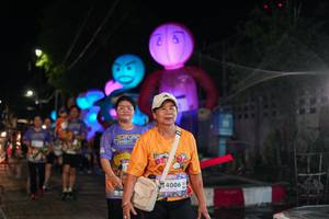 BIB: 4006
                            <button type="button" onclick="openModal(28182594)" class="btn btn-primary btn-sm float-right btn-popup" data-toggle="modal" data-target=".modal-high-quality">
                        <i class="fas fa-shopping-cart"></i> Add to Cart
                    </button>
                                            <button type="button" onclick="isThisMe(28182594, true)" class="btn btn-success btn-sm float-right btn-popup btn-isme hidden" data-toggle="tooltip" data-placement="bottom" title="นี่คือรูปของคุณใช่ไหม คลิกที่นี่เพื่อเอาเข้าอัลบั้ม">
                        <i class="fas fa-plus"></i> Add to album
                    </button>
                    <button type="button" onclick="isThisMe(28182594, false)" class="btn btn-warning btn-sm float-right btn-popup btn-isnotme hidden">
                        <i class="fas fa-ban"></i> Remove from album
                    </button>