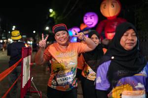 BIB: 13426
                            <button type="button" onclick="openModal(28192292)" class="btn btn-primary btn-sm float-right btn-popup" data-toggle="modal" data-target=".modal-high-quality">
                        <i class="fas fa-shopping-cart"></i> Add to Cart
                    </button>
                                            <button type="button" onclick="isThisMe(28192292, true)" class="btn btn-success btn-sm float-right btn-popup btn-isme hidden" data-toggle="tooltip" data-placement="bottom" title="นี่คือรูปของคุณใช่ไหม คลิกที่นี่เพื่อเอาเข้าอัลบั้ม">
                        <i class="fas fa-plus"></i> Add to album
                    </button>
                    <button type="button" onclick="isThisMe(28192292, false)" class="btn btn-warning btn-sm float-right btn-popup btn-isnotme hidden">
                        <i class="fas fa-ban"></i> Remove from album
                    </button>