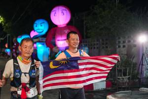 BIB: 176
                            <button type="button" onclick="openModal(28190283)" class="btn btn-primary btn-sm float-right btn-popup" data-toggle="modal" data-target=".modal-high-quality">
                        <i class="fas fa-shopping-cart"></i> Add to Cart
                    </button>
                                            <button type="button" onclick="isThisMe(28190283, true)" class="btn btn-success btn-sm float-right btn-popup btn-isme hidden" data-toggle="tooltip" data-placement="bottom" title="นี่คือรูปของคุณใช่ไหม คลิกที่นี่เพื่อเอาเข้าอัลบั้ม">
                        <i class="fas fa-plus"></i> Add to album
                    </button>
                    <button type="button" onclick="isThisMe(28190283, false)" class="btn btn-warning btn-sm float-right btn-popup btn-isnotme hidden">
                        <i class="fas fa-ban"></i> Remove from album
                    </button>