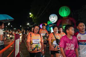 BIB: 13903, 132, 329
                            <button type="button" onclick="openModal(28191580)" class="btn btn-primary btn-sm float-right btn-popup" data-toggle="modal" data-target=".modal-high-quality">
                        <i class="fas fa-shopping-cart"></i> Add to Cart
                    </button>
                                            <button type="button" onclick="isThisMe(28191580, true)" class="btn btn-success btn-sm float-right btn-popup btn-isme hidden" data-toggle="tooltip" data-placement="bottom" title="นี่คือรูปของคุณใช่ไหม คลิกที่นี่เพื่อเอาเข้าอัลบั้ม">
                        <i class="fas fa-plus"></i> Add to album
                    </button>
                    <button type="button" onclick="isThisMe(28191580, false)" class="btn btn-warning btn-sm float-right btn-popup btn-isnotme hidden">
                        <i class="fas fa-ban"></i> Remove from album
                    </button>