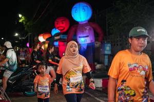 BIB: 13005, 15045
                            <button type="button" onclick="openModal(28192027)" class="btn btn-primary btn-sm float-right btn-popup" data-toggle="modal" data-target=".modal-high-quality">
                        <i class="fas fa-shopping-cart"></i> Add to Cart
                    </button>
                                            <button type="button" onclick="isThisMe(28192027, true)" class="btn btn-success btn-sm float-right btn-popup btn-isme hidden" data-toggle="tooltip" data-placement="bottom" title="นี่คือรูปของคุณใช่ไหม คลิกที่นี่เพื่อเอาเข้าอัลบั้ม">
                        <i class="fas fa-plus"></i> Add to album
                    </button>
                    <button type="button" onclick="isThisMe(28192027, false)" class="btn btn-warning btn-sm float-right btn-popup btn-isnotme hidden">
                        <i class="fas fa-ban"></i> Remove from album
                    </button>
