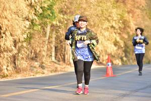 BIB: 092
                            <button type="button" onclick="openModal(7154985)" class="btn btn-primary btn-sm float-right btn-popup" data-toggle="modal" data-target=".modal-high-quality">
                        <i class="fas fa-shopping-cart"></i> Add to Cart
                    </button>
                                            <button type="button" onclick="isThisMe(7154985, true)" class="btn btn-success btn-sm float-right btn-popup btn-isme hidden" data-toggle="tooltip" data-placement="bottom" title="นี่คือรูปของคุณใช่ไหม คลิกที่นี่เพื่อเอาเข้าอัลบั้ม">
                        <i class="fas fa-plus"></i> Add to album
                    </button>
                    <button type="button" onclick="isThisMe(7154985, false)" class="btn btn-warning btn-sm float-right btn-popup btn-isnotme hidden">
                        <i class="fas fa-ban"></i> Remove from album
                    </button>