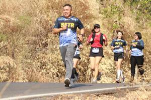 BIB: 
                            <button type="button" onclick="openModal(7185084)" class="btn btn-primary btn-sm float-right btn-popup" data-toggle="modal" data-target=".modal-high-quality">
                        <i class="fas fa-shopping-cart"></i> Add to Cart
                    </button>
                                            <button type="button" onclick="isThisMe(7185084, true)" class="btn btn-success btn-sm float-right btn-popup btn-isme hidden" data-toggle="tooltip" data-placement="bottom" title="นี่คือรูปของคุณใช่ไหม คลิกที่นี่เพื่อเอาเข้าอัลบั้ม">
                        <i class="fas fa-plus"></i> Add to album
                    </button>
                    <button type="button" onclick="isThisMe(7185084, false)" class="btn btn-warning btn-sm float-right btn-popup btn-isnotme hidden">
                        <i class="fas fa-ban"></i> Remove from album
                    </button>