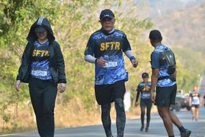 BIB: 7428, 2298
                            <button type="button" onclick="openModal(7169347)" class="btn btn-primary btn-sm float-right btn-popup" data-toggle="modal" data-target=".modal-high-quality">
                        <i class="fas fa-shopping-cart"></i> Add to Cart
                    </button>
                                            <button type="button" onclick="isThisMe(7169347, true)" class="btn btn-success btn-sm float-right btn-popup btn-isme hidden" data-toggle="tooltip" data-placement="bottom" title="นี่คือรูปของคุณใช่ไหม คลิกที่นี่เพื่อเอาเข้าอัลบั้ม">
                        <i class="fas fa-plus"></i> Add to album
                    </button>
                    <button type="button" onclick="isThisMe(7169347, false)" class="btn btn-warning btn-sm float-right btn-popup btn-isnotme hidden">
                        <i class="fas fa-ban"></i> Remove from album
                    </button>