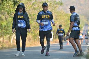 BIB: 7428, 2298
                            <button type="button" onclick="openModal(7173910)" class="btn btn-primary btn-sm float-right btn-popup" data-toggle="modal" data-target=".modal-high-quality">
                        <i class="fas fa-shopping-cart"></i> Add to Cart
                    </button>
                                            <button type="button" onclick="isThisMe(7173910, true)" class="btn btn-success btn-sm float-right btn-popup btn-isme hidden" data-toggle="tooltip" data-placement="bottom" title="นี่คือรูปของคุณใช่ไหม คลิกที่นี่เพื่อเอาเข้าอัลบั้ม">
                        <i class="fas fa-plus"></i> Add to album
                    </button>
                    <button type="button" onclick="isThisMe(7173910, false)" class="btn btn-warning btn-sm float-right btn-popup btn-isnotme hidden">
                        <i class="fas fa-ban"></i> Remove from album
                    </button>