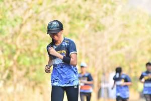 BIB: 722
                            <button type="button" onclick="openModal(7191816)" class="btn btn-primary btn-sm float-right btn-popup" data-toggle="modal" data-target=".modal-high-quality">
                        <i class="fas fa-shopping-cart"></i> Add to Cart
                    </button>
                                            <button type="button" onclick="isThisMe(7191816, true)" class="btn btn-success btn-sm float-right btn-popup btn-isme hidden" data-toggle="tooltip" data-placement="bottom" title="นี่คือรูปของคุณใช่ไหม คลิกที่นี่เพื่อเอาเข้าอัลบั้ม">
                        <i class="fas fa-plus"></i> Add to album
                    </button>
                    <button type="button" onclick="isThisMe(7191816, false)" class="btn btn-warning btn-sm float-right btn-popup btn-isnotme hidden">
                        <i class="fas fa-ban"></i> Remove from album
                    </button>