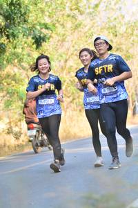 BIB: 018, 708, 2028
                            <button type="button" onclick="openModal(7194289)" class="btn btn-primary btn-sm float-right btn-popup" data-toggle="modal" data-target=".modal-high-quality">
                        <i class="fas fa-shopping-cart"></i> Add to Cart
                    </button>
                                            <button type="button" onclick="isThisMe(7194289, true)" class="btn btn-success btn-sm float-right btn-popup btn-isme hidden" data-toggle="tooltip" data-placement="bottom" title="นี่คือรูปของคุณใช่ไหม คลิกที่นี่เพื่อเอาเข้าอัลบั้ม">
                        <i class="fas fa-plus"></i> Add to album
                    </button>
                    <button type="button" onclick="isThisMe(7194289, false)" class="btn btn-warning btn-sm float-right btn-popup btn-isnotme hidden">
                        <i class="fas fa-ban"></i> Remove from album
                    </button>