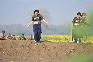 BIB: 3091
                            <button type="button" onclick="openModal(7147339)" class="btn btn-primary btn-sm float-right btn-popup" data-toggle="modal" data-target=".modal-high-quality">
                        <i class="fas fa-shopping-cart"></i> Add to Cart
                    </button>
                                            <button type="button" onclick="isThisMe(7147339, true)" class="btn btn-success btn-sm float-right btn-popup btn-isme hidden" data-toggle="tooltip" data-placement="bottom" title="นี่คือรูปของคุณใช่ไหม คลิกที่นี่เพื่อเอาเข้าอัลบั้ม">
                        <i class="fas fa-plus"></i> Add to album
                    </button>
                    <button type="button" onclick="isThisMe(7147339, false)" class="btn btn-warning btn-sm float-right btn-popup btn-isnotme hidden">
                        <i class="fas fa-ban"></i> Remove from album
                    </button>