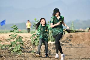 BIB: 
                            <button type="button" onclick="openModal(7246760)" class="btn btn-primary btn-sm float-right btn-popup" data-toggle="modal" data-target=".modal-high-quality">
                        <i class="fas fa-shopping-cart"></i> Add to Cart
                    </button>
                                            <button type="button" onclick="isThisMe(7246760, true)" class="btn btn-success btn-sm float-right btn-popup btn-isme hidden" data-toggle="tooltip" data-placement="bottom" title="นี่คือรูปของคุณใช่ไหม คลิกที่นี่เพื่อเอาเข้าอัลบั้ม">
                        <i class="fas fa-plus"></i> Add to album
                    </button>
                    <button type="button" onclick="isThisMe(7246760, false)" class="btn btn-warning btn-sm float-right btn-popup btn-isnotme hidden">
                        <i class="fas fa-ban"></i> Remove from album
                    </button>