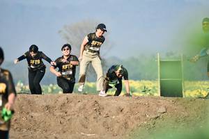 BIB: 3106
                            <button type="button" onclick="openModal(7247058)" class="btn btn-primary btn-sm float-right btn-popup" data-toggle="modal" data-target=".modal-high-quality">
                        <i class="fas fa-shopping-cart"></i> Add to Cart
                    </button>
                                            <button type="button" onclick="isThisMe(7247058, true)" class="btn btn-success btn-sm float-right btn-popup btn-isme hidden" data-toggle="tooltip" data-placement="bottom" title="นี่คือรูปของคุณใช่ไหม คลิกที่นี่เพื่อเอาเข้าอัลบั้ม">
                        <i class="fas fa-plus"></i> Add to album
                    </button>
                    <button type="button" onclick="isThisMe(7247058, false)" class="btn btn-warning btn-sm float-right btn-popup btn-isnotme hidden">
                        <i class="fas fa-ban"></i> Remove from album
                    </button>