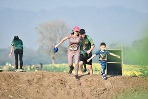 BIB: 3079
                            <button type="button" onclick="openModal(7246727)" class="btn btn-primary btn-sm float-right btn-popup" data-toggle="modal" data-target=".modal-high-quality">
                        <i class="fas fa-shopping-cart"></i> Add to Cart
                    </button>
                                            <button type="button" onclick="isThisMe(7246727, true)" class="btn btn-success btn-sm float-right btn-popup btn-isme hidden" data-toggle="tooltip" data-placement="bottom" title="นี่คือรูปของคุณใช่ไหม คลิกที่นี่เพื่อเอาเข้าอัลบั้ม">
                        <i class="fas fa-plus"></i> Add to album
                    </button>
                    <button type="button" onclick="isThisMe(7246727, false)" class="btn btn-warning btn-sm float-right btn-popup btn-isnotme hidden">
                        <i class="fas fa-ban"></i> Remove from album
                    </button>