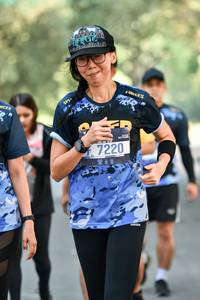 BIB: 7220
                            <button type="button" onclick="openModal(7247309)" class="btn btn-primary btn-sm float-right btn-popup" data-toggle="modal" data-target=".modal-high-quality">
                        <i class="fas fa-shopping-cart"></i> Add to Cart
                    </button>
                                            <button type="button" onclick="isThisMe(7247309, true)" class="btn btn-success btn-sm float-right btn-popup btn-isme hidden" data-toggle="tooltip" data-placement="bottom" title="นี่คือรูปของคุณใช่ไหม คลิกที่นี่เพื่อเอาเข้าอัลบั้ม">
                        <i class="fas fa-plus"></i> Add to album
                    </button>
                    <button type="button" onclick="isThisMe(7247309, false)" class="btn btn-warning btn-sm float-right btn-popup btn-isnotme hidden">
                        <i class="fas fa-ban"></i> Remove from album
                    </button>