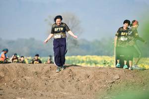 BIB: 3091
                            <button type="button" onclick="openModal(7247041)" class="btn btn-primary btn-sm float-right btn-popup" data-toggle="modal" data-target=".modal-high-quality">
                        <i class="fas fa-shopping-cart"></i> Add to Cart
                    </button>
                                            <button type="button" onclick="isThisMe(7247041, true)" class="btn btn-success btn-sm float-right btn-popup btn-isme hidden" data-toggle="tooltip" data-placement="bottom" title="นี่คือรูปของคุณใช่ไหม คลิกที่นี่เพื่อเอาเข้าอัลบั้ม">
                        <i class="fas fa-plus"></i> Add to album
                    </button>
                    <button type="button" onclick="isThisMe(7247041, false)" class="btn btn-warning btn-sm float-right btn-popup btn-isnotme hidden">
                        <i class="fas fa-ban"></i> Remove from album
                    </button>