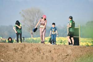 BIB: 
                            <button type="button" onclick="openModal(7246719)" class="btn btn-primary btn-sm float-right btn-popup" data-toggle="modal" data-target=".modal-high-quality">
                        <i class="fas fa-shopping-cart"></i> Add to Cart
                    </button>
                                            <button type="button" onclick="isThisMe(7246719, true)" class="btn btn-success btn-sm float-right btn-popup btn-isme hidden" data-toggle="tooltip" data-placement="bottom" title="นี่คือรูปของคุณใช่ไหม คลิกที่นี่เพื่อเอาเข้าอัลบั้ม">
                        <i class="fas fa-plus"></i> Add to album
                    </button>
                    <button type="button" onclick="isThisMe(7246719, false)" class="btn btn-warning btn-sm float-right btn-popup btn-isnotme hidden">
                        <i class="fas fa-ban"></i> Remove from album
                    </button>