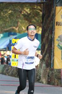 BIB: 395
                            <button type="button" onclick="openModal(7232288)" class="btn btn-primary btn-sm float-right btn-popup" data-toggle="modal" data-target=".modal-high-quality">
                        <i class="fas fa-shopping-cart"></i> Add to Cart
                    </button>
                                            <button type="button" onclick="isThisMe(7232288, true)" class="btn btn-success btn-sm float-right btn-popup btn-isme hidden" data-toggle="tooltip" data-placement="bottom" title="นี่คือรูปของคุณใช่ไหม คลิกที่นี่เพื่อเอาเข้าอัลบั้ม">
                        <i class="fas fa-plus"></i> Add to album
                    </button>
                    <button type="button" onclick="isThisMe(7232288, false)" class="btn btn-warning btn-sm float-right btn-popup btn-isnotme hidden">
                        <i class="fas fa-ban"></i> Remove from album
                    </button>