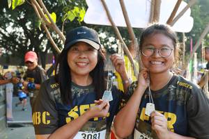 BIB: 3081
                            <button type="button" onclick="openModal(7238055)" class="btn btn-primary btn-sm float-right btn-popup" data-toggle="modal" data-target=".modal-high-quality">
                        <i class="fas fa-shopping-cart"></i> Add to Cart
                    </button>
                                            <button type="button" onclick="isThisMe(7238055, true)" class="btn btn-success btn-sm float-right btn-popup btn-isme hidden" data-toggle="tooltip" data-placement="bottom" title="นี่คือรูปของคุณใช่ไหม คลิกที่นี่เพื่อเอาเข้าอัลบั้ม">
                        <i class="fas fa-plus"></i> Add to album
                    </button>
                    <button type="button" onclick="isThisMe(7238055, false)" class="btn btn-warning btn-sm float-right btn-popup btn-isnotme hidden">
                        <i class="fas fa-ban"></i> Remove from album
                    </button>