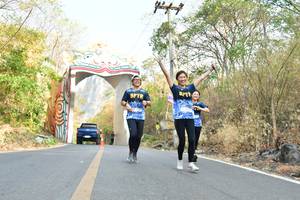 BIB: 
                            <button type="button" onclick="openModal(7210411)" class="btn btn-primary btn-sm float-right btn-popup" data-toggle="modal" data-target=".modal-high-quality">
                        <i class="fas fa-shopping-cart"></i> Add to Cart
                    </button>
                                            <button type="button" onclick="isThisMe(7210411, true)" class="btn btn-success btn-sm float-right btn-popup btn-isme hidden" data-toggle="tooltip" data-placement="bottom" title="นี่คือรูปของคุณใช่ไหม คลิกที่นี่เพื่อเอาเข้าอัลบั้ม">
                        <i class="fas fa-plus"></i> Add to album
                    </button>
                    <button type="button" onclick="isThisMe(7210411, false)" class="btn btn-warning btn-sm float-right btn-popup btn-isnotme hidden">
                        <i class="fas fa-ban"></i> Remove from album
                    </button>