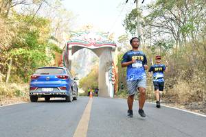 BIB: 
                            <button type="button" onclick="openModal(7210233)" class="btn btn-primary btn-sm float-right btn-popup" data-toggle="modal" data-target=".modal-high-quality">
                        <i class="fas fa-shopping-cart"></i> Add to Cart
                    </button>
                                            <button type="button" onclick="isThisMe(7210233, true)" class="btn btn-success btn-sm float-right btn-popup btn-isme hidden" data-toggle="tooltip" data-placement="bottom" title="นี่คือรูปของคุณใช่ไหม คลิกที่นี่เพื่อเอาเข้าอัลบั้ม">
                        <i class="fas fa-plus"></i> Add to album
                    </button>
                    <button type="button" onclick="isThisMe(7210233, false)" class="btn btn-warning btn-sm float-right btn-popup btn-isnotme hidden">
                        <i class="fas fa-ban"></i> Remove from album
                    </button>