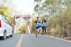 BIB: 
                            <button type="button" onclick="openModal(7210370)" class="btn btn-primary btn-sm float-right btn-popup" data-toggle="modal" data-target=".modal-high-quality">
                        <i class="fas fa-shopping-cart"></i> Add to Cart
                    </button>
                                            <button type="button" onclick="isThisMe(7210370, true)" class="btn btn-success btn-sm float-right btn-popup btn-isme hidden" data-toggle="tooltip" data-placement="bottom" title="นี่คือรูปของคุณใช่ไหม คลิกที่นี่เพื่อเอาเข้าอัลบั้ม">
                        <i class="fas fa-plus"></i> Add to album
                    </button>
                    <button type="button" onclick="isThisMe(7210370, false)" class="btn btn-warning btn-sm float-right btn-popup btn-isnotme hidden">
                        <i class="fas fa-ban"></i> Remove from album
                    </button>