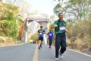 BIB: 248
                            <button type="button" onclick="openModal(7210163)" class="btn btn-primary btn-sm float-right btn-popup" data-toggle="modal" data-target=".modal-high-quality">
                        <i class="fas fa-shopping-cart"></i> Add to Cart
                    </button>
                                            <button type="button" onclick="isThisMe(7210163, true)" class="btn btn-success btn-sm float-right btn-popup btn-isme hidden" data-toggle="tooltip" data-placement="bottom" title="นี่คือรูปของคุณใช่ไหม คลิกที่นี่เพื่อเอาเข้าอัลบั้ม">
                        <i class="fas fa-plus"></i> Add to album
                    </button>
                    <button type="button" onclick="isThisMe(7210163, false)" class="btn btn-warning btn-sm float-right btn-popup btn-isnotme hidden">
                        <i class="fas fa-ban"></i> Remove from album
                    </button>