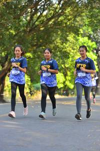 BIB: 7832
                            <button type="button" onclick="openModal(7218489)" class="btn btn-primary btn-sm float-right btn-popup" data-toggle="modal" data-target=".modal-high-quality">
                        <i class="fas fa-shopping-cart"></i> Add to Cart
                    </button>
                                            <button type="button" onclick="isThisMe(7218489, true)" class="btn btn-success btn-sm float-right btn-popup btn-isme hidden" data-toggle="tooltip" data-placement="bottom" title="นี่คือรูปของคุณใช่ไหม คลิกที่นี่เพื่อเอาเข้าอัลบั้ม">
                        <i class="fas fa-plus"></i> Add to album
                    </button>
                    <button type="button" onclick="isThisMe(7218489, false)" class="btn btn-warning btn-sm float-right btn-popup btn-isnotme hidden">
                        <i class="fas fa-ban"></i> Remove from album
                    </button>