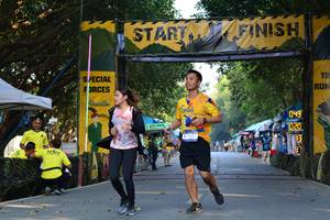 BIB: 043, 020
                            <button type="button" onclick="openModal(7170163)" class="btn btn-primary btn-sm float-right btn-popup" data-toggle="modal" data-target=".modal-high-quality">
                        <i class="fas fa-shopping-cart"></i> Add to Cart
                    </button>
                                            <button type="button" onclick="isThisMe(7170163, true)" class="btn btn-success btn-sm float-right btn-popup btn-isme hidden" data-toggle="tooltip" data-placement="bottom" title="นี่คือรูปของคุณใช่ไหม คลิกที่นี่เพื่อเอาเข้าอัลบั้ม">
                        <i class="fas fa-plus"></i> Add to album
                    </button>
                    <button type="button" onclick="isThisMe(7170163, false)" class="btn btn-warning btn-sm float-right btn-popup btn-isnotme hidden">
                        <i class="fas fa-ban"></i> Remove from album
                    </button>