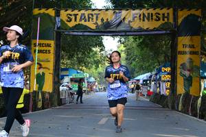 BIB: 043, 020, 17342
                            <button type="button" onclick="openModal(7169292)" class="btn btn-primary btn-sm float-right btn-popup" data-toggle="modal" data-target=".modal-high-quality">
                        <i class="fas fa-shopping-cart"></i> Add to Cart
                    </button>
                                            <button type="button" onclick="isThisMe(7169292, true)" class="btn btn-success btn-sm float-right btn-popup btn-isme hidden" data-toggle="tooltip" data-placement="bottom" title="นี่คือรูปของคุณใช่ไหม คลิกที่นี่เพื่อเอาเข้าอัลบั้ม">
                        <i class="fas fa-plus"></i> Add to album
                    </button>
                    <button type="button" onclick="isThisMe(7169292, false)" class="btn btn-warning btn-sm float-right btn-popup btn-isnotme hidden">
                        <i class="fas fa-ban"></i> Remove from album
                    </button>