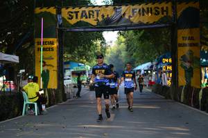 BIB: 041
                            <button type="button" onclick="openModal(7165213)" class="btn btn-primary btn-sm float-right btn-popup" data-toggle="modal" data-target=".modal-high-quality">
                        <i class="fas fa-shopping-cart"></i> Add to Cart
                    </button>
                                            <button type="button" onclick="isThisMe(7165213, true)" class="btn btn-success btn-sm float-right btn-popup btn-isme hidden" data-toggle="tooltip" data-placement="bottom" title="นี่คือรูปของคุณใช่ไหม คลิกที่นี่เพื่อเอาเข้าอัลบั้ม">
                        <i class="fas fa-plus"></i> Add to album
                    </button>
                    <button type="button" onclick="isThisMe(7165213, false)" class="btn btn-warning btn-sm float-right btn-popup btn-isnotme hidden">
                        <i class="fas fa-ban"></i> Remove from album
                    </button>