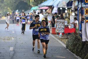 BIB: 
                            <button type="button" onclick="openModal(7195849)" class="btn btn-primary btn-sm float-right btn-popup" data-toggle="modal" data-target=".modal-high-quality">
                        <i class="fas fa-shopping-cart"></i> Add to Cart
                    </button>
                                            <button type="button" onclick="isThisMe(7195849, true)" class="btn btn-success btn-sm float-right btn-popup btn-isme hidden" data-toggle="tooltip" data-placement="bottom" title="นี่คือรูปของคุณใช่ไหม คลิกที่นี่เพื่อเอาเข้าอัลบั้ม">
                        <i class="fas fa-plus"></i> Add to album
                    </button>
                    <button type="button" onclick="isThisMe(7195849, false)" class="btn btn-warning btn-sm float-right btn-popup btn-isnotme hidden">
                        <i class="fas fa-ban"></i> Remove from album
                    </button>