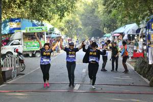 BIB: 
                            <button type="button" onclick="openModal(7195296)" class="btn btn-primary btn-sm float-right btn-popup" data-toggle="modal" data-target=".modal-high-quality">
                        <i class="fas fa-shopping-cart"></i> Add to Cart
                    </button>
                                            <button type="button" onclick="isThisMe(7195296, true)" class="btn btn-success btn-sm float-right btn-popup btn-isme hidden" data-toggle="tooltip" data-placement="bottom" title="นี่คือรูปของคุณใช่ไหม คลิกที่นี่เพื่อเอาเข้าอัลบั้ม">
                        <i class="fas fa-plus"></i> Add to album
                    </button>
                    <button type="button" onclick="isThisMe(7195296, false)" class="btn btn-warning btn-sm float-right btn-popup btn-isnotme hidden">
                        <i class="fas fa-ban"></i> Remove from album
                    </button>