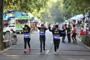 BIB: 
                            <button type="button" onclick="openModal(7195340)" class="btn btn-primary btn-sm float-right btn-popup" data-toggle="modal" data-target=".modal-high-quality">
                        <i class="fas fa-shopping-cart"></i> Add to Cart
                    </button>
                                            <button type="button" onclick="isThisMe(7195340, true)" class="btn btn-success btn-sm float-right btn-popup btn-isme hidden" data-toggle="tooltip" data-placement="bottom" title="นี่คือรูปของคุณใช่ไหม คลิกที่นี่เพื่อเอาเข้าอัลบั้ม">
                        <i class="fas fa-plus"></i> Add to album
                    </button>
                    <button type="button" onclick="isThisMe(7195340, false)" class="btn btn-warning btn-sm float-right btn-popup btn-isnotme hidden">
                        <i class="fas fa-ban"></i> Remove from album
                    </button>