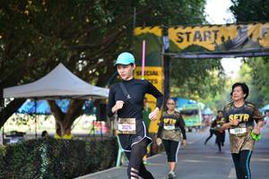 BIB: 3026, 3091
                            <button type="button" onclick="openModal(7165758)" class="btn btn-primary btn-sm float-right btn-popup" data-toggle="modal" data-target=".modal-high-quality">
                        <i class="fas fa-shopping-cart"></i> Add to Cart
                    </button>
                                            <button type="button" onclick="isThisMe(7165758, true)" class="btn btn-success btn-sm float-right btn-popup btn-isme hidden" data-toggle="tooltip" data-placement="bottom" title="นี่คือรูปของคุณใช่ไหม คลิกที่นี่เพื่อเอาเข้าอัลบั้ม">
                        <i class="fas fa-plus"></i> Add to album
                    </button>
                    <button type="button" onclick="isThisMe(7165758, false)" class="btn btn-warning btn-sm float-right btn-popup btn-isnotme hidden">
                        <i class="fas fa-ban"></i> Remove from album
                    </button>