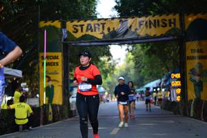 BIB: 0201, 1365
                            <button type="button" onclick="openModal(7167624)" class="btn btn-primary btn-sm float-right btn-popup" data-toggle="modal" data-target=".modal-high-quality">
                        <i class="fas fa-shopping-cart"></i> Add to Cart
                    </button>
                                            <button type="button" onclick="isThisMe(7167624, true)" class="btn btn-success btn-sm float-right btn-popup btn-isme hidden" data-toggle="tooltip" data-placement="bottom" title="นี่คือรูปของคุณใช่ไหม คลิกที่นี่เพื่อเอาเข้าอัลบั้ม">
                        <i class="fas fa-plus"></i> Add to album
                    </button>
                    <button type="button" onclick="isThisMe(7167624, false)" class="btn btn-warning btn-sm float-right btn-popup btn-isnotme hidden">
                        <i class="fas fa-ban"></i> Remove from album
                    </button>