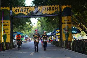 BIB: 0431, 0201
                            <button type="button" onclick="openModal(7167511)" class="btn btn-primary btn-sm float-right btn-popup" data-toggle="modal" data-target=".modal-high-quality">
                        <i class="fas fa-shopping-cart"></i> Add to Cart
                    </button>
                                            <button type="button" onclick="isThisMe(7167511, true)" class="btn btn-success btn-sm float-right btn-popup btn-isme hidden" data-toggle="tooltip" data-placement="bottom" title="นี่คือรูปของคุณใช่ไหม คลิกที่นี่เพื่อเอาเข้าอัลบั้ม">
                        <i class="fas fa-plus"></i> Add to album
                    </button>
                    <button type="button" onclick="isThisMe(7167511, false)" class="btn btn-warning btn-sm float-right btn-popup btn-isnotme hidden">
                        <i class="fas fa-ban"></i> Remove from album
                    </button>