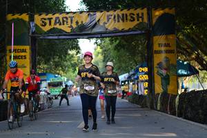 BIB: 0431, 0201, 3041, 304
                            <button type="button" onclick="openModal(7167539)" class="btn btn-primary btn-sm float-right btn-popup" data-toggle="modal" data-target=".modal-high-quality">
                        <i class="fas fa-shopping-cart"></i> Add to Cart
                    </button>
                                            <button type="button" onclick="isThisMe(7167539, true)" class="btn btn-success btn-sm float-right btn-popup btn-isme hidden" data-toggle="tooltip" data-placement="bottom" title="นี่คือรูปของคุณใช่ไหม คลิกที่นี่เพื่อเอาเข้าอัลบั้ม">
                        <i class="fas fa-plus"></i> Add to album
                    </button>
                    <button type="button" onclick="isThisMe(7167539, false)" class="btn btn-warning btn-sm float-right btn-popup btn-isnotme hidden">
                        <i class="fas fa-ban"></i> Remove from album
                    </button>