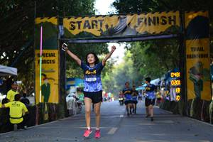 BIB: 0431, 020
                            <button type="button" onclick="openModal(7167679)" class="btn btn-primary btn-sm float-right btn-popup" data-toggle="modal" data-target=".modal-high-quality">
                        <i class="fas fa-shopping-cart"></i> Add to Cart
                    </button>
                                            <button type="button" onclick="isThisMe(7167679, true)" class="btn btn-success btn-sm float-right btn-popup btn-isme hidden" data-toggle="tooltip" data-placement="bottom" title="นี่คือรูปของคุณใช่ไหม คลิกที่นี่เพื่อเอาเข้าอัลบั้ม">
                        <i class="fas fa-plus"></i> Add to album
                    </button>
                    <button type="button" onclick="isThisMe(7167679, false)" class="btn btn-warning btn-sm float-right btn-popup btn-isnotme hidden">
                        <i class="fas fa-ban"></i> Remove from album
                    </button>