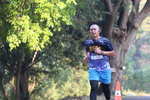 BIB: 7400
                            <button type="button" onclick="openModal(7195345)" class="btn btn-primary btn-sm float-right btn-popup" data-toggle="modal" data-target=".modal-high-quality">
                        <i class="fas fa-shopping-cart"></i> Add to Cart
                    </button>
                                            <button type="button" onclick="isThisMe(7195345, true)" class="btn btn-success btn-sm float-right btn-popup btn-isme hidden" data-toggle="tooltip" data-placement="bottom" title="นี่คือรูปของคุณใช่ไหม คลิกที่นี่เพื่อเอาเข้าอัลบั้ม">
                        <i class="fas fa-plus"></i> Add to album
                    </button>
                    <button type="button" onclick="isThisMe(7195345, false)" class="btn btn-warning btn-sm float-right btn-popup btn-isnotme hidden">
                        <i class="fas fa-ban"></i> Remove from album
                    </button>