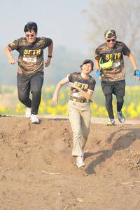 BIB: 3106, 3077
                            <button type="button" onclick="openModal(7169622)" class="btn btn-primary btn-sm float-right btn-popup" data-toggle="modal" data-target=".modal-high-quality">
                        <i class="fas fa-shopping-cart"></i> Add to Cart
                    </button>
                                            <button type="button" onclick="isThisMe(7169622, true)" class="btn btn-success btn-sm float-right btn-popup btn-isme hidden" data-toggle="tooltip" data-placement="bottom" title="นี่คือรูปของคุณใช่ไหม คลิกที่นี่เพื่อเอาเข้าอัลบั้ม">
                        <i class="fas fa-plus"></i> Add to album
                    </button>
                    <button type="button" onclick="isThisMe(7169622, false)" class="btn btn-warning btn-sm float-right btn-popup btn-isnotme hidden">
                        <i class="fas fa-ban"></i> Remove from album
                    </button>