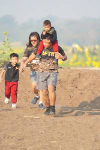 BIB: 309
                            <button type="button" onclick="openModal(7169323)" class="btn btn-primary btn-sm float-right btn-popup" data-toggle="modal" data-target=".modal-high-quality">
                        <i class="fas fa-shopping-cart"></i> Add to Cart
                    </button>
                                            <button type="button" onclick="isThisMe(7169323, true)" class="btn btn-success btn-sm float-right btn-popup btn-isme hidden" data-toggle="tooltip" data-placement="bottom" title="นี่คือรูปของคุณใช่ไหม คลิกที่นี่เพื่อเอาเข้าอัลบั้ม">
                        <i class="fas fa-plus"></i> Add to album
                    </button>
                    <button type="button" onclick="isThisMe(7169323, false)" class="btn btn-warning btn-sm float-right btn-popup btn-isnotme hidden">
                        <i class="fas fa-ban"></i> Remove from album
                    </button>