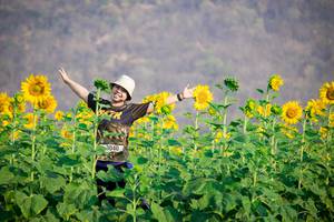 BIB: 3040
                            <button type="button" onclick="openModal(7219650)" class="btn btn-primary btn-sm float-right btn-popup" data-toggle="modal" data-target=".modal-high-quality">
                        <i class="fas fa-shopping-cart"></i> Add to Cart
                    </button>
                                            <button type="button" onclick="isThisMe(7219650, true)" class="btn btn-success btn-sm float-right btn-popup btn-isme hidden" data-toggle="tooltip" data-placement="bottom" title="นี่คือรูปของคุณใช่ไหม คลิกที่นี่เพื่อเอาเข้าอัลบั้ม">
                        <i class="fas fa-plus"></i> Add to album
                    </button>
                    <button type="button" onclick="isThisMe(7219650, false)" class="btn btn-warning btn-sm float-right btn-popup btn-isnotme hidden">
                        <i class="fas fa-ban"></i> Remove from album
                    </button>