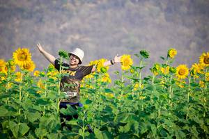 BIB: 3040
                            <button type="button" onclick="openModal(7219652)" class="btn btn-primary btn-sm float-right btn-popup" data-toggle="modal" data-target=".modal-high-quality">
                        <i class="fas fa-shopping-cart"></i> Add to Cart
                    </button>
                                            <button type="button" onclick="isThisMe(7219652, true)" class="btn btn-success btn-sm float-right btn-popup btn-isme hidden" data-toggle="tooltip" data-placement="bottom" title="นี่คือรูปของคุณใช่ไหม คลิกที่นี่เพื่อเอาเข้าอัลบั้ม">
                        <i class="fas fa-plus"></i> Add to album
                    </button>
                    <button type="button" onclick="isThisMe(7219652, false)" class="btn btn-warning btn-sm float-right btn-popup btn-isnotme hidden">
                        <i class="fas fa-ban"></i> Remove from album
                    </button>