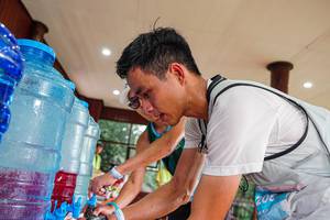 BIB: 302
                            <button type="button" onclick="openModal(24995289)" class="btn btn-primary btn-sm float-right btn-popup" data-toggle="modal" data-target=".modal-high-quality">
                        <i class="fas fa-shopping-cart"></i> Add to Cart
                    </button>
                                            <button type="button" onclick="isThisMe(24995289, true)" class="btn btn-success btn-sm float-right btn-popup btn-isme hidden" data-toggle="tooltip" data-placement="bottom" title="นี่คือรูปของคุณใช่ไหม คลิกที่นี่เพื่อเอาเข้าอัลบั้ม">
                        <i class="fas fa-plus"></i> Add to album
                    </button>
                    <button type="button" onclick="isThisMe(24995289, false)" class="btn btn-warning btn-sm float-right btn-popup btn-isnotme hidden">
                        <i class="fas fa-ban"></i> Remove from album
                    </button>