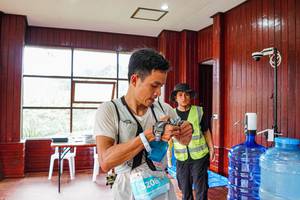 BIB: 3208
                            <button type="button" onclick="openModal(24995274)" class="btn btn-primary btn-sm float-right btn-popup" data-toggle="modal" data-target=".modal-high-quality">
                        <i class="fas fa-shopping-cart"></i> Add to Cart
                    </button>
                                            <button type="button" onclick="isThisMe(24995274, true)" class="btn btn-success btn-sm float-right btn-popup btn-isme hidden" data-toggle="tooltip" data-placement="bottom" title="นี่คือรูปของคุณใช่ไหม คลิกที่นี่เพื่อเอาเข้าอัลบั้ม">
                        <i class="fas fa-plus"></i> Add to album
                    </button>
                    <button type="button" onclick="isThisMe(24995274, false)" class="btn btn-warning btn-sm float-right btn-popup btn-isnotme hidden">
                        <i class="fas fa-ban"></i> Remove from album
                    </button>